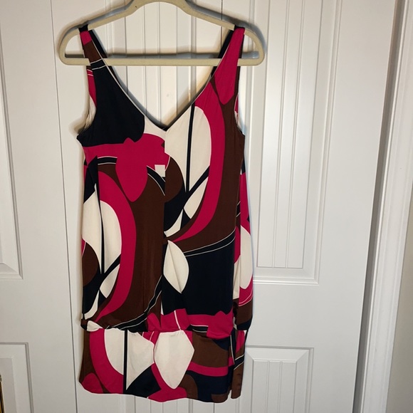 Body con dress. Scoop neck dress - Picture 2 of 3